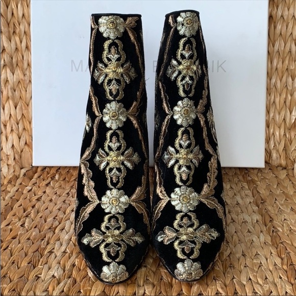 New! Manolo Blahnik Isola Black embroidered velvet bootie boots size 36.5 6.5 - Picture 3 of 15